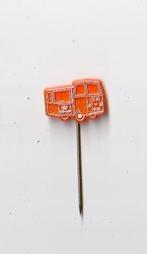 plastic Co-op speld met electro bestelauto "IJzeren Hond", Ophalen of Verzenden, Overige onderwerpen, Speldje of Pin