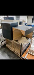 Display zuil 2 aanwezig GRATIS, Ophalen, Gebruikt