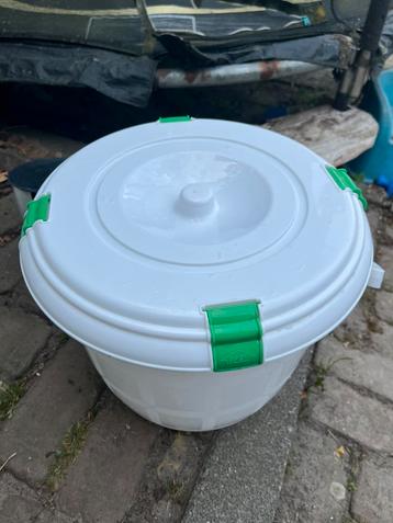 Luieremmer en wasbare luiers beschikbaar voor biedingen