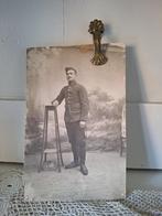 Oude brocante briefkaart/foto's van militair, Ophalen of Verzenden