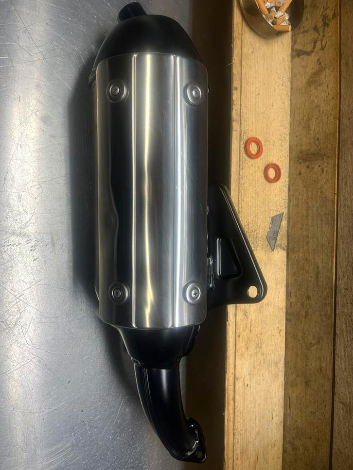 Sm06 uitlaat, Fietsen en Brommers, Brommeronderdelen | Scooters, Zo goed als nieuw, Piaggio, Uitlaat, Ophalen of Verzenden