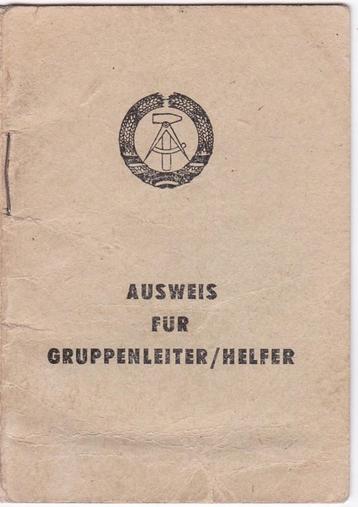DDR Ausweis fur Gruppenleiter / Helfer 1975 -Berlin.  beschikbaar voor biedingen