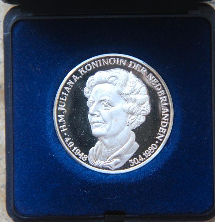 zilveren exemplaar van H.M.koningin juliana heel mooi, Postzegels en Munten, Munten | Nederland, Overige waardes, Vóór koninkrijk