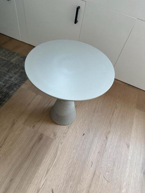 Moderne Ronde Bijzettafel, Huis en Inrichting, Tafels | Bijzettafels, Nieuw, Rond, Minder dan 45 cm, Minder dan 55 cm, Overige materialen