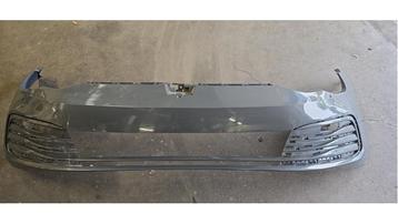 Voorbumper van een Volkswagen Golf beschikbaar voor biedingen