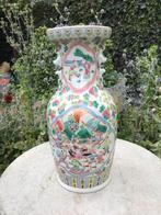 Grote Chinese Vaas met Figuren en Bloemen, Ophalen