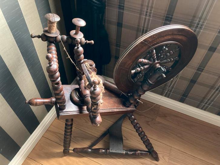 Antiek Spinnewiel - Decoratief & Functioneel, Hobby en Vrije tijd, Spinnewielen en Spinnen, Gebruikt, Spinnewiel, Ophalen