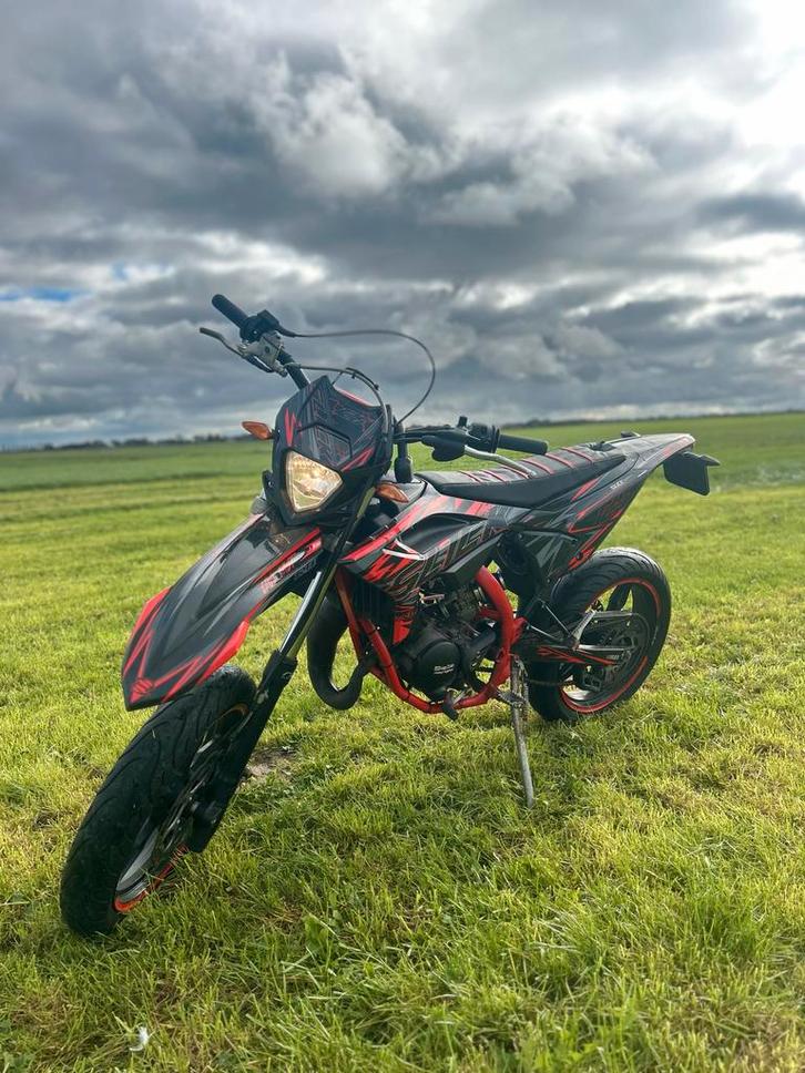 Beta RR 50 Motard Sport 2023 - Supermooie brommer!, Fietsen en Brommers, Brommers | Overige merken, Zo goed als nieuw, Maximaal 45 km/u