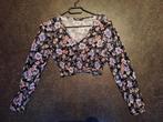Crop top zwart langmouw paarse bloemen V hals maat XS, Ophalen of Verzenden, Zo goed als nieuw, Maat 34 (XS) of kleiner, Zwart