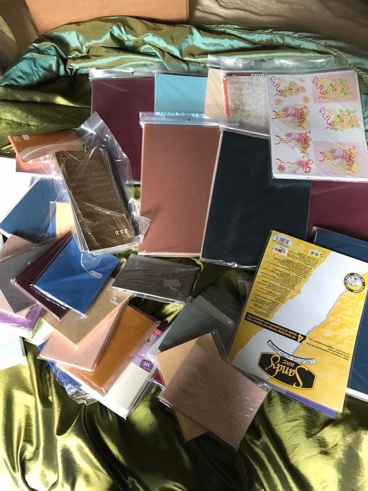 Pakket met stickers , kaarten en 3 D papier, Hobby en Vrije tijd, Kaarten | Zelf maken, Zo goed als nieuw, Overige typen, Overige thema's