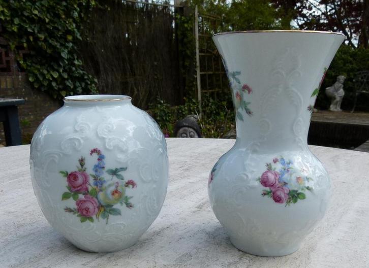 2 x Vaas Rode Rozen KPM Royal Porzellan Bavaria Handarbeit, Antiek en Kunst, Antiek | Vazen, Ophalen of Verzenden