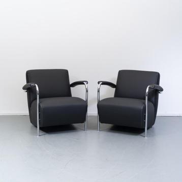 2x Leolux Scylla fauteuils zwart leder - chromen buisframe beschikbaar voor biedingen