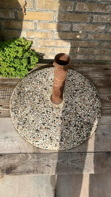 Parasol standaard beschikbaar voor biedingen