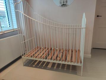 gietijzeren baby bed 60x120 beschikbaar voor biedingen