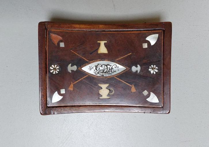 *Antiek houten doosje met inlegwerk parelmoer 19e eeuw, Antiek en Kunst, Antiek | Overige Antiek, Ophalen of Verzenden