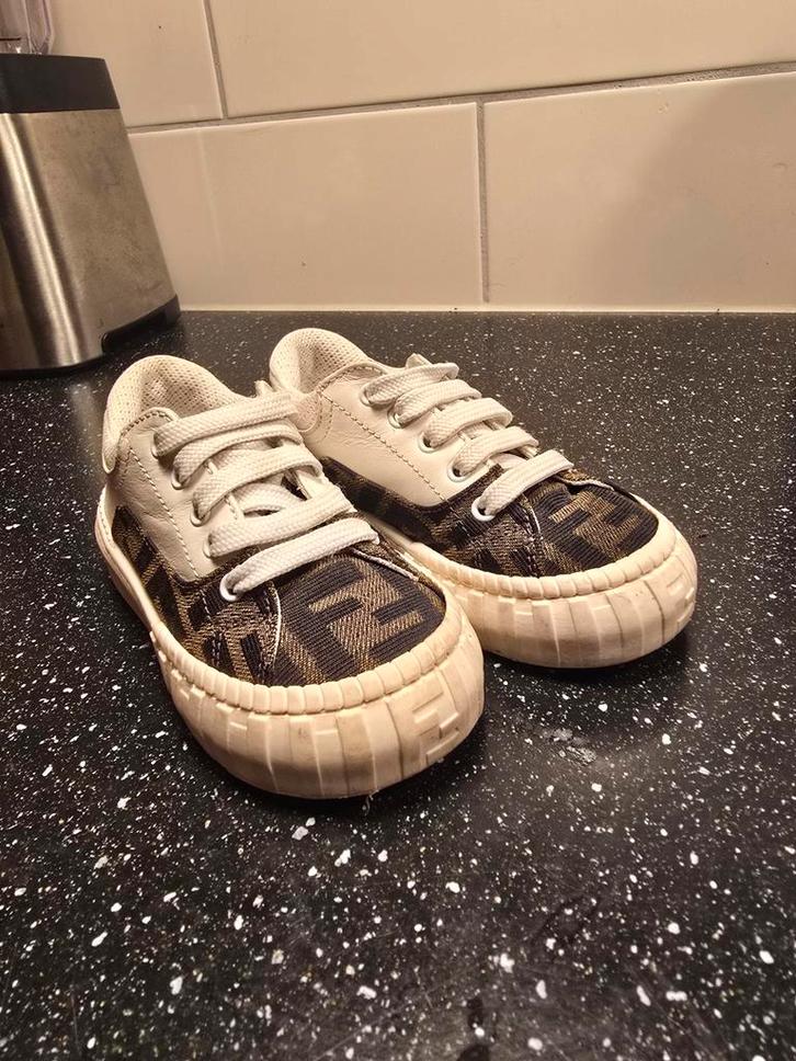 Fendi Kids sneakers in maat 24., Kinderen en Baby's, Kinderkleding | Schoenen en Sokken, Zo goed als nieuw, Schoenen, Jongen of Meisje