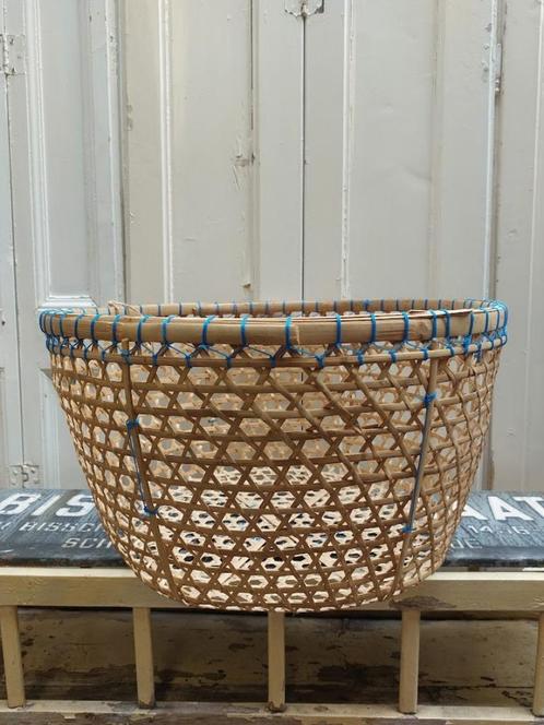 Grote landelijke mand *molenaarsbrocante*, Huis en Inrichting, Woonaccessoires | Schalen en Manden, Nieuw, Mand, Rond, Riet, Ophalen of Verzenden
