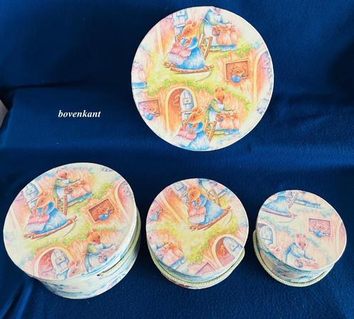 4x doos Beatrix Potter Peter Rabbit rond passen in elkaar, Antiek en Kunst, Curiosa en Brocante, Ophalen