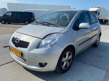 Toyota Yaris 2006 * 1.3 VVTi Luna MMT * AIRCO * AUTOMAAT * K beschikbaar voor biedingen