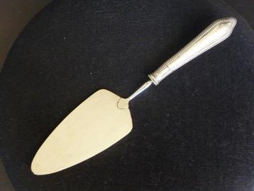Antieke Duitse taartschep met zilver omhuld houten handvat beschikbaar voor biedingen