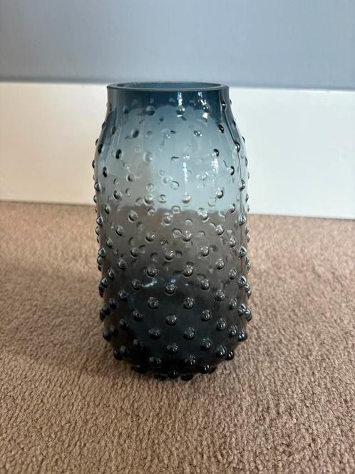 Mooi zwartgrijs vaasje 14 cm hoog, Huis en Inrichting, Woonaccessoires | Vazen, Zo goed als nieuw, Zwart, Minder dan 50 cm, Glas