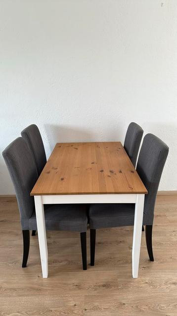 IKEA Eettafel en 4 stoelen beschikbaar voor biedingen