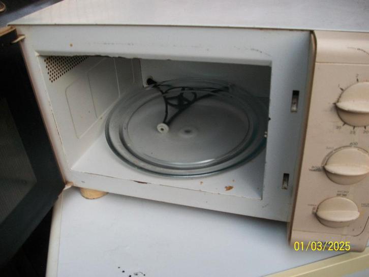 oude magnetrons machine oude ijzer enz gratis gezocht, Witgoed en Apparatuur, Magnetrons, Gebruikt, Inbouw, Grill, Ophalen