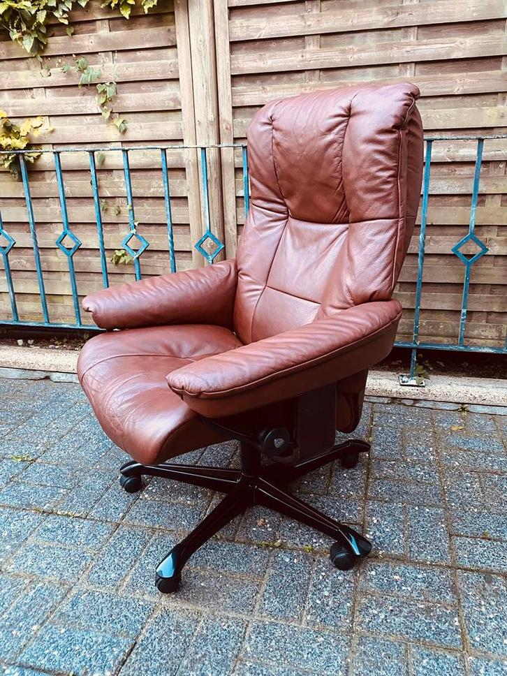 Prachtige Stressless Relaxfauteuil/bureaustoel z.g.a.n., Huis en Inrichting, Fauteuils, Zo goed als nieuw, Hout, Leer, Metaal