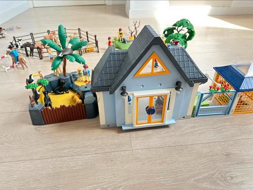 Dierenkliniek & dierentuin & vee met dressuurbaan, Kinderen en Baby's, Speelgoed | Playmobil, Zo goed als nieuw, Ophalen