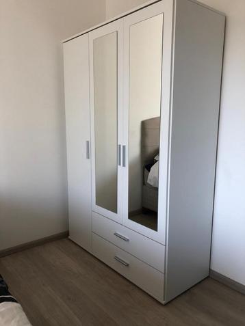 Draaideurkast RAUCH SISA (Perfect voor elke inrichting) beschikbaar voor biedingen