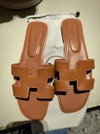 2 paar herm*s slippers maat 39 valt als 38, Ophalen of Verzenden, Zo goed als nieuw, Pak of Jurk