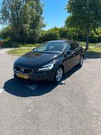 Volvo V40 2.0 T2 122PK 2018 Zwart, Auto's, Voorwielaandrijving, 4 cilinders, Leder, Handgeschakeld