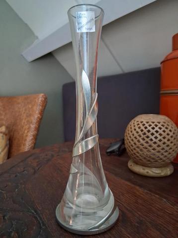 Etain kristal vaas..Solifleur Tin en glas.
 beschikbaar voor biedingen
