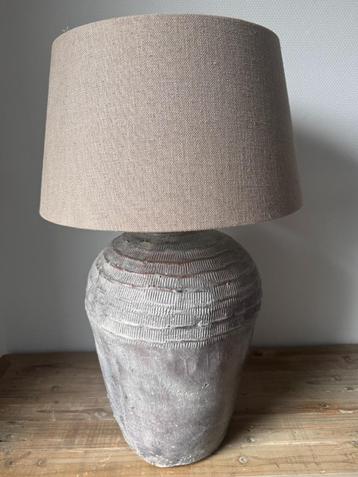 Schemerlamp / tafellamp beschikbaar voor biedingen