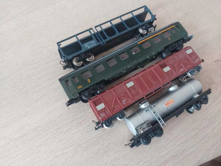 4 jouef goederenwagens, Hobby en Vrije tijd, Modeltreinen | H0, Zo goed als nieuw, Wagon, Gelijkstroom, Piko, Ophalen of Verzenden