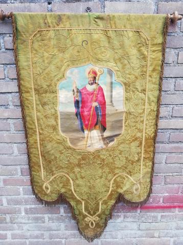Vaandel Heilige Willibrordus. Ca 1825/1850.  66 /115 cm.  beschikbaar voor biedingen