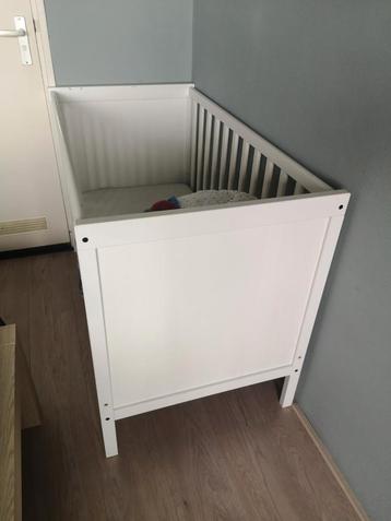 Ledikant in perfecte staat (excl. matras) beschikbaar voor biedingen