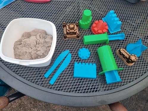 Kinetic sand kasteel vormen gereedschap binnen zand magnetis, Kinderen en Baby's, Speelgoed | Bouwstenen, Zo goed als nieuw, Overige merken