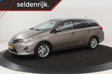 Toyota Auris 1.8 Hybrid Lease+ | Panoramadak | Stoelverwarmi beschikbaar voor biedingen
