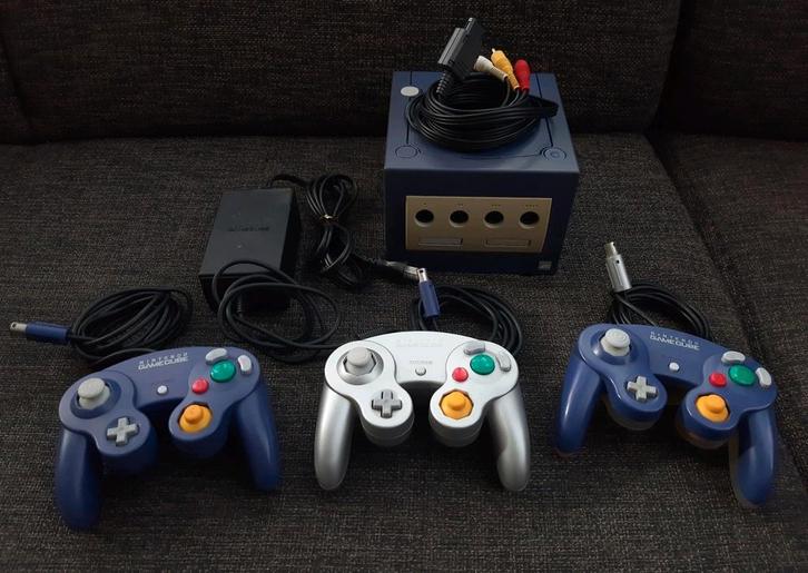 Gamecube met 3 controllers, Spelcomputers en Games, Spelcomputers | Nintendo GameCube, Gebruikt, Met 2 controllers, Ophalen of Verzenden