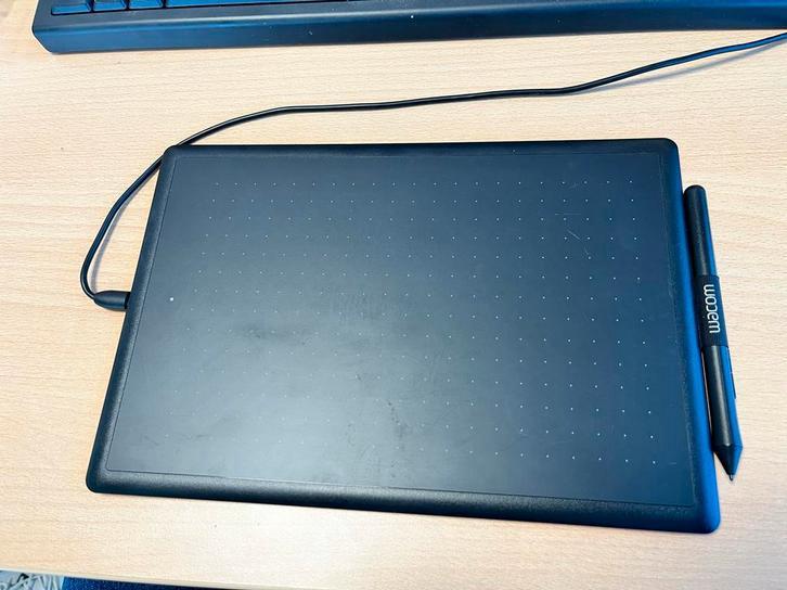 One by Wacom Pen Tablet - Perfect voor Creatie!, Computers en Software, Tekentablets, Zo goed als nieuw, Bedraad, Ophalen of Verzenden