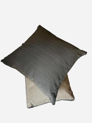 Sierkussen SUNPROOF 50x50cm prachtige structuur / taupe beschikbaar voor biedingen