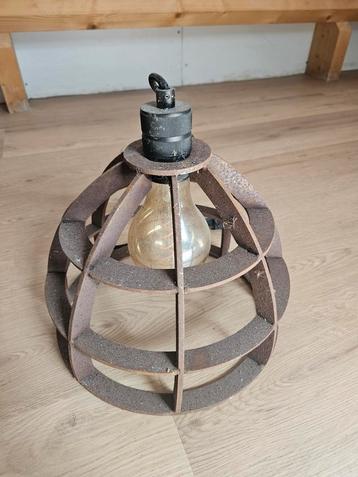 Hanglampen buiten beschikbaar voor biedingen