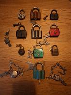 Verzameling van 13 oude en antieke hangsloten sloten, Ophalen of Verzenden