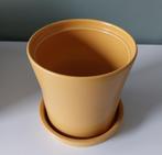 IKEA Limited Edition - Bloempot met Schotel - Okergeel, Overige materialen, Ophalen of Verzenden, Overige vormen, Binnen