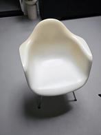 Vitra Eames design stoel, Huis en Inrichting, Kunststof, Gebruikt, Wit, Eén