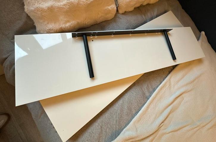 2x Wandplank Hoogglans Wit - 110x26x5 cm, Huis en Inrichting, Woonaccessoires | Wandplanken en Boekenplanken, Zo goed als nieuw