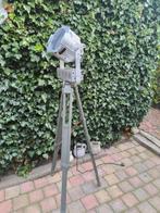 Theaterlamp industriele lamp op oud statief schijnwerper, Huis en Inrichting, Lampen | Vloerlampen, Ophalen, Minder dan 100 cm