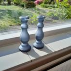 2 Kandelaars met kaarsen. Kaarsenstandaard kaarsenhouder, Huis en Inrichting, Woonaccessoires | Kandelaars en Kaarsen, Ophalen of Verzenden
