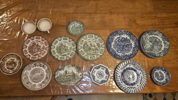Klassiek, vintage, aardenwerken servies in Engelse stijl beschikbaar voor biedingen